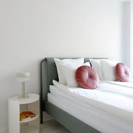 Modern 2 Bedroom With Garage & Sauna By Nordic Collection הלסינקי