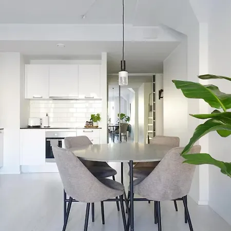 Modern 2 Bedroom With Garage & Sauna By Nordic Collection דירה *