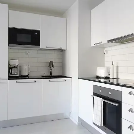 Modern 2 Bedroom With Garage & Sauna By Nordic Collection דירה